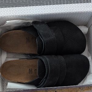 Birkenstock Black Sueded Unisex Nagoya Clogs Size 42 / US Women's 11/Men's 9